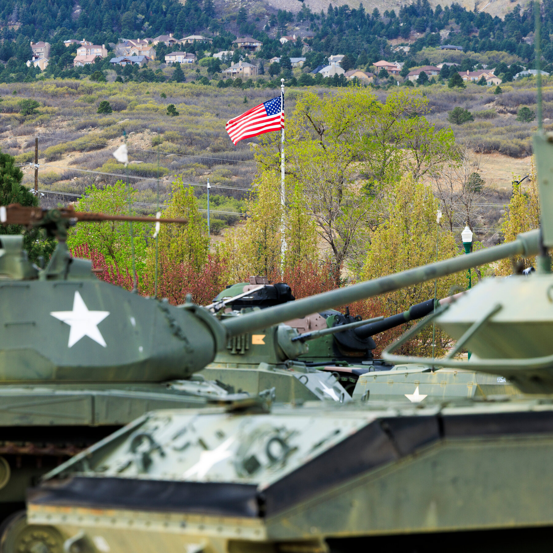 The Republicans Who Disapprove of the War, and a Wave of College Closures