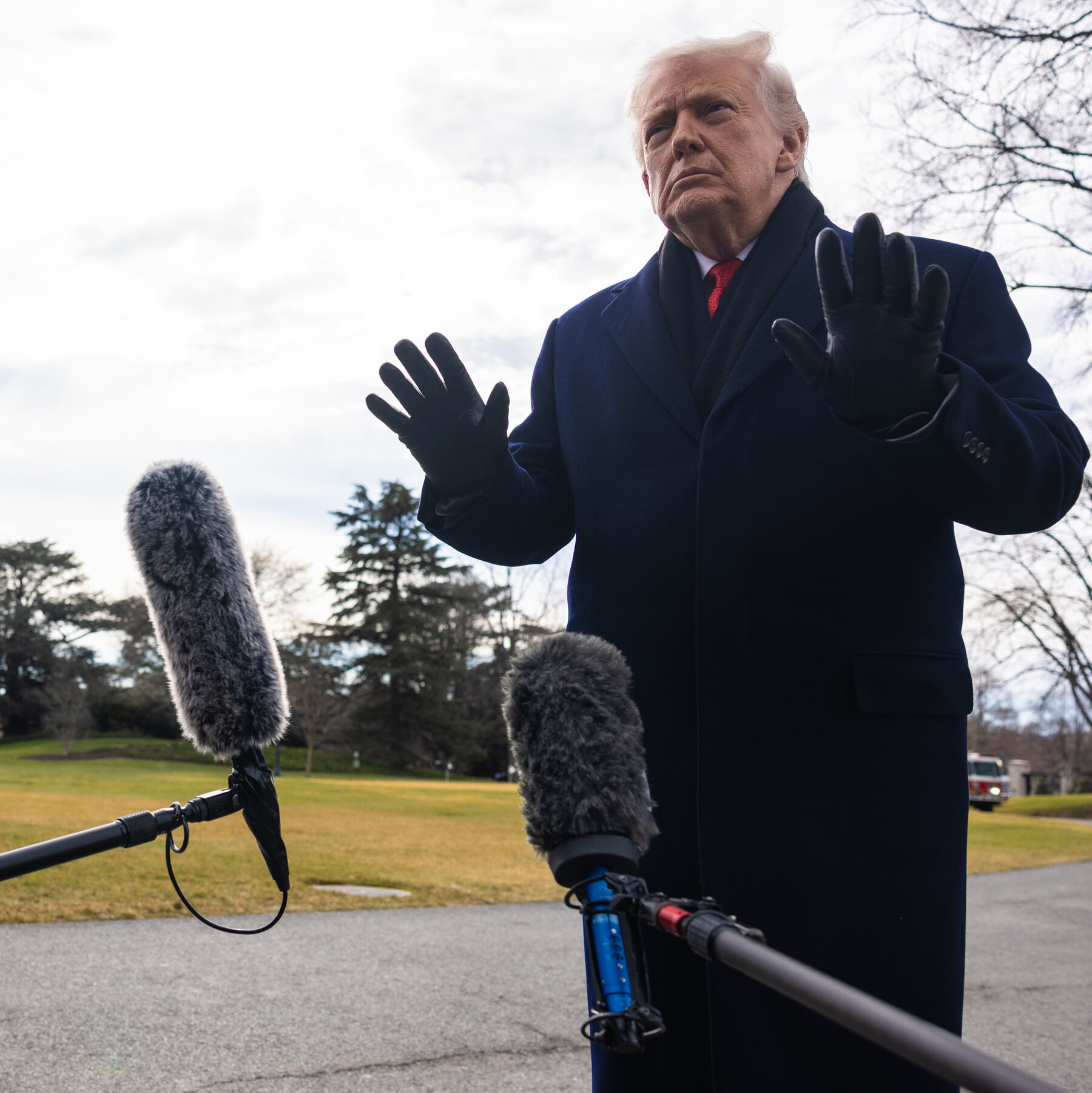 Trump Sets Convicted Fraudster Free for a Second Time