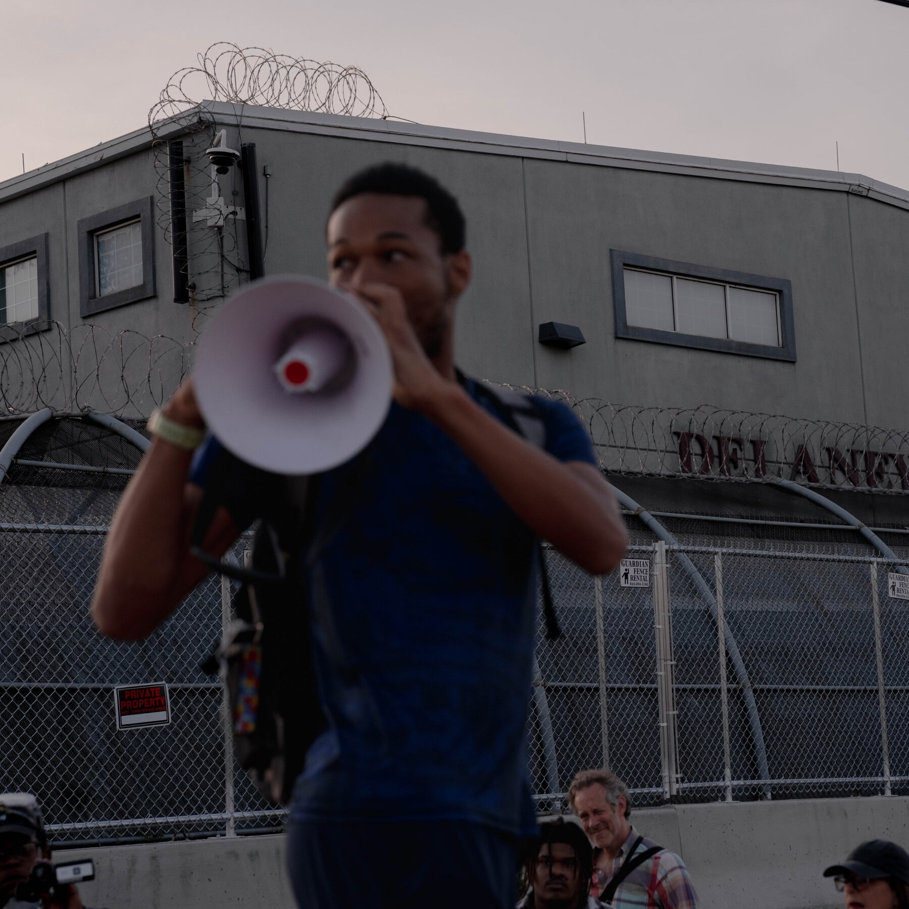 Members of Congress Intensify Criticism of Immigration Detention Center
