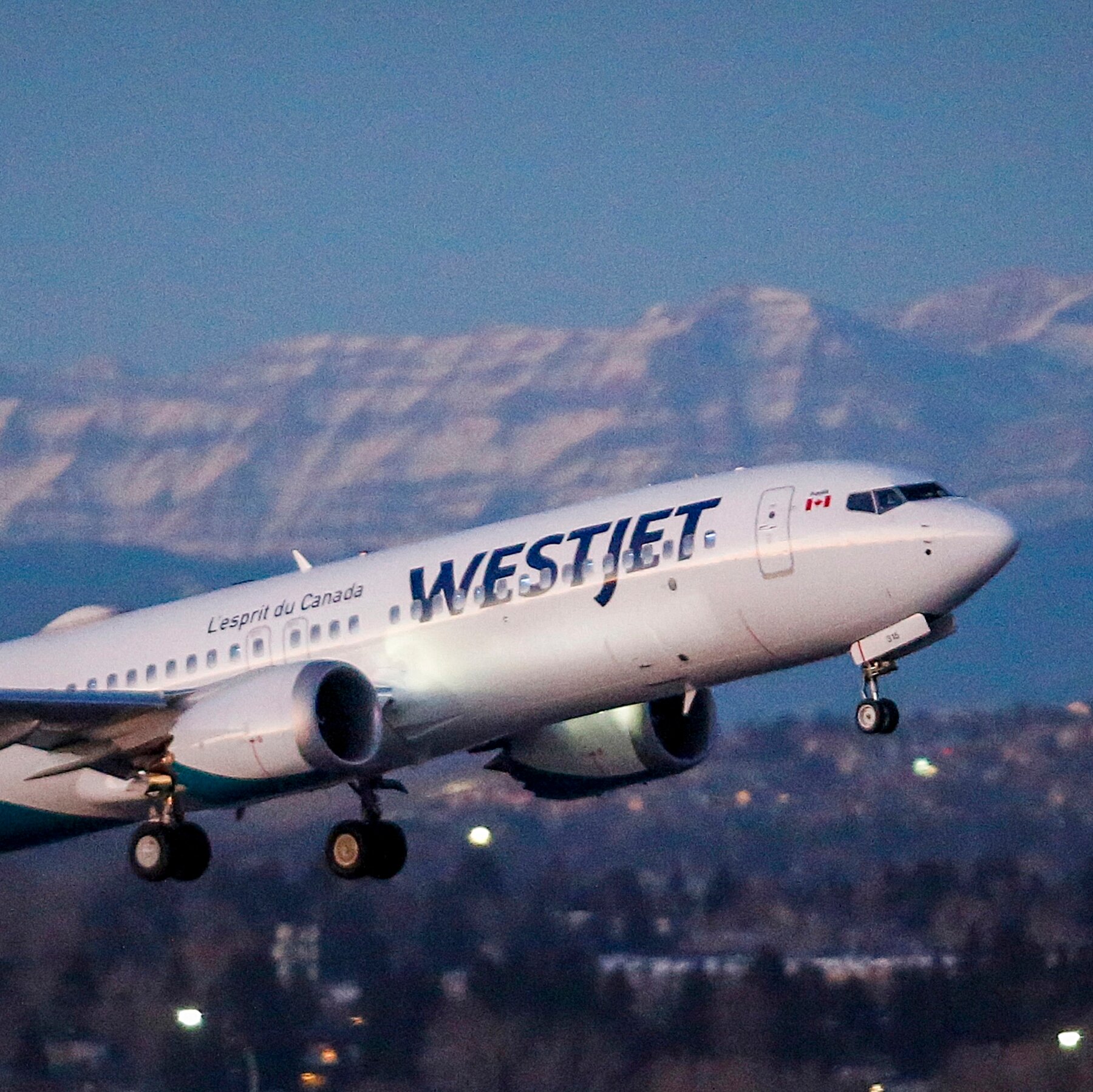 WestJet Backpedals on Economy Seats That Don’t Recline
