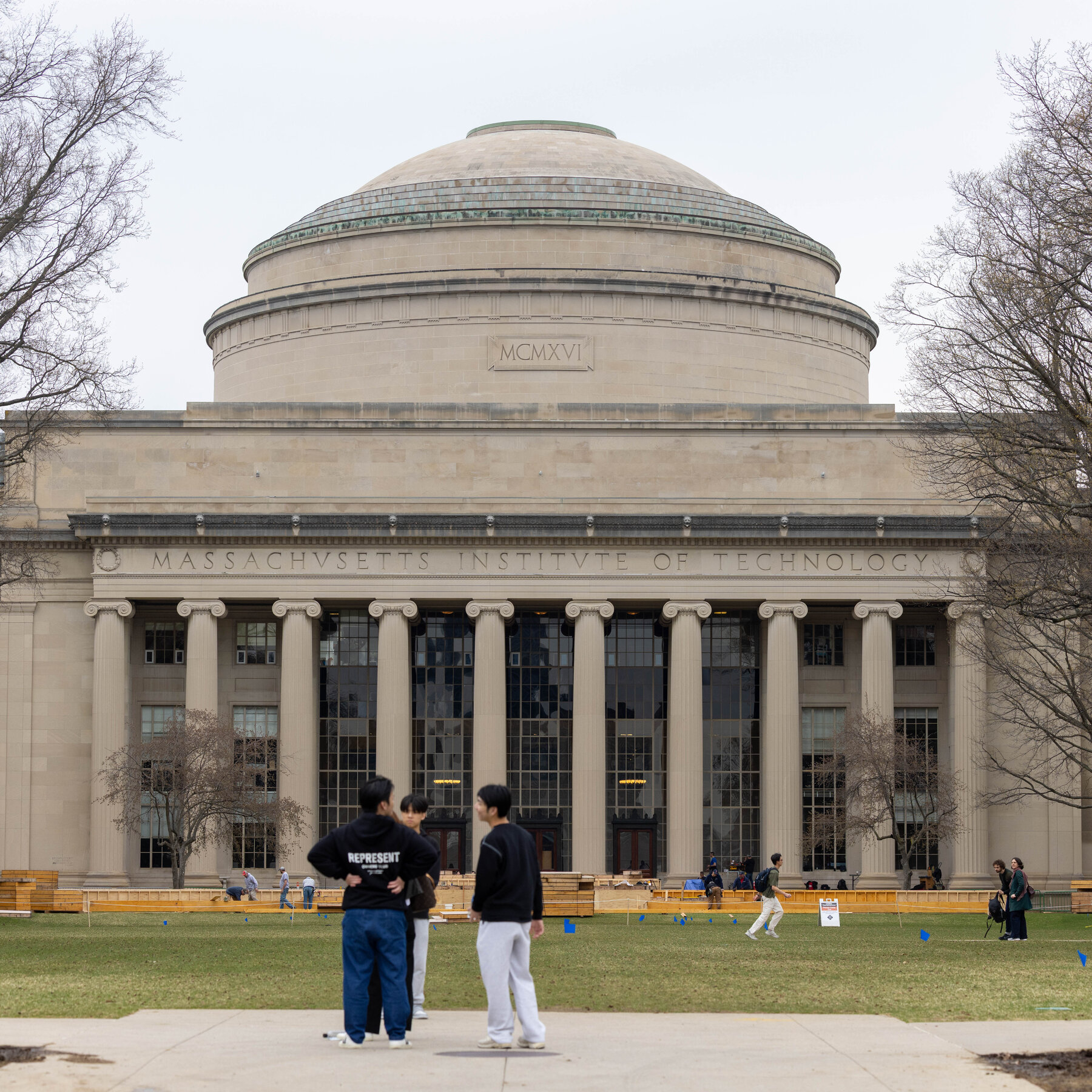 M.I.T. Professor Is Fatally Shot in His Home