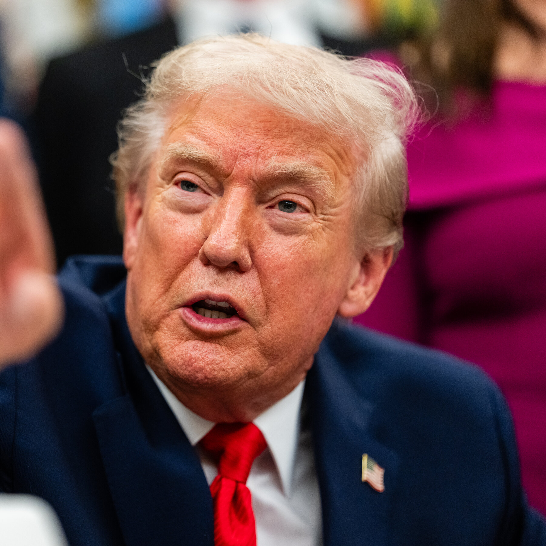 Trump Dangles Cash Payments to Assuage Affordability Concerns