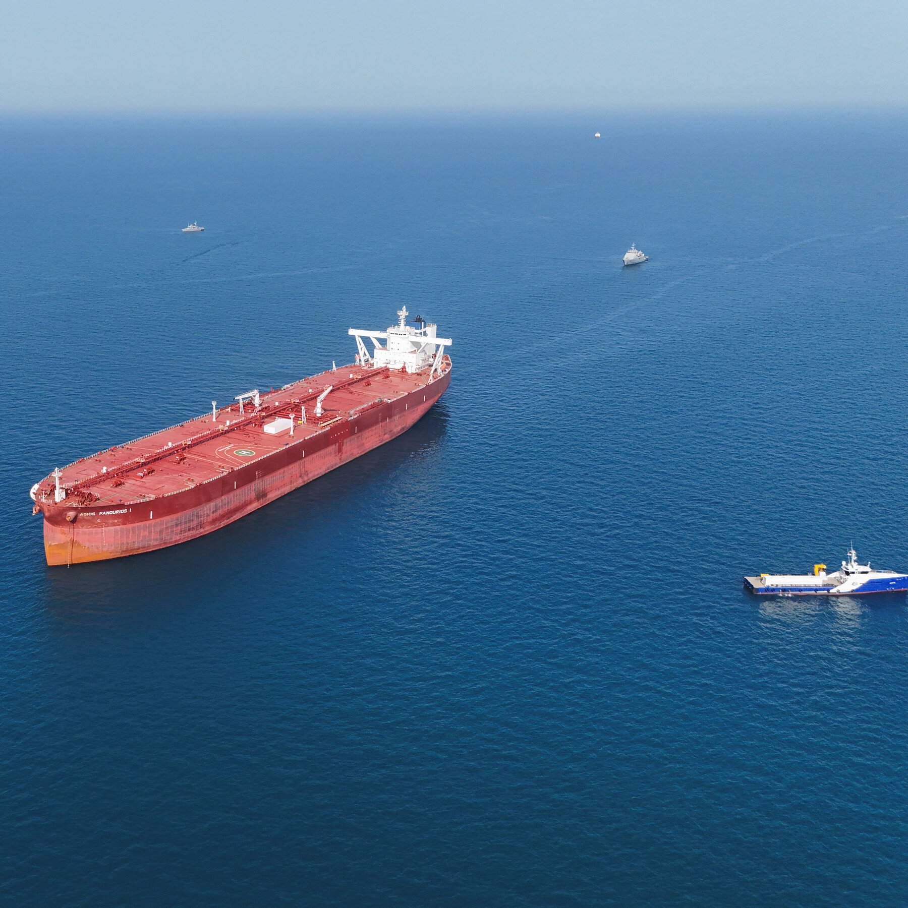 Strait of Hormuz Is Declared ‘Open,’ Boosting Hope for a Deal