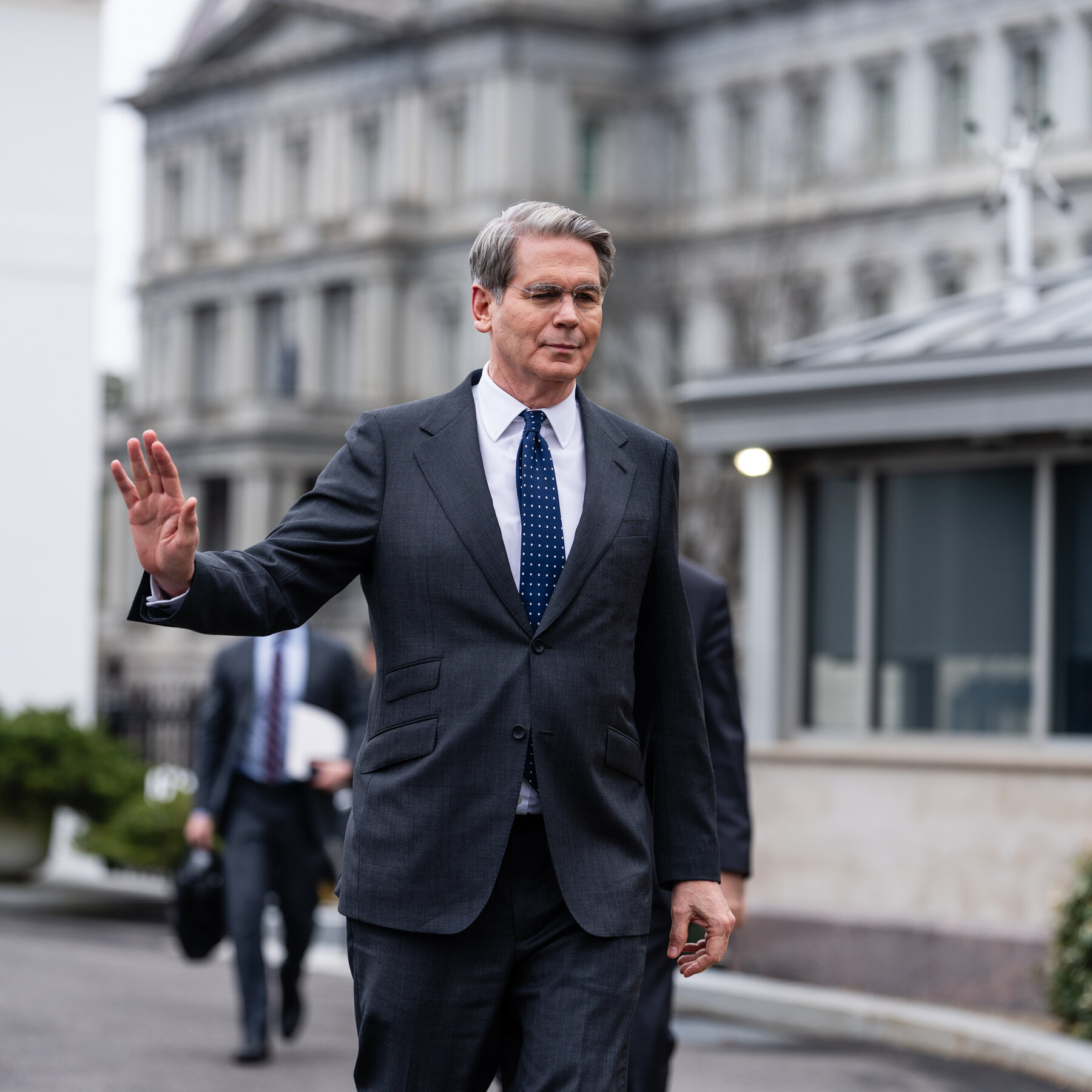 Trump Extends Sanctions Exemption on Some Russian Oil as High Gas Prices Persist