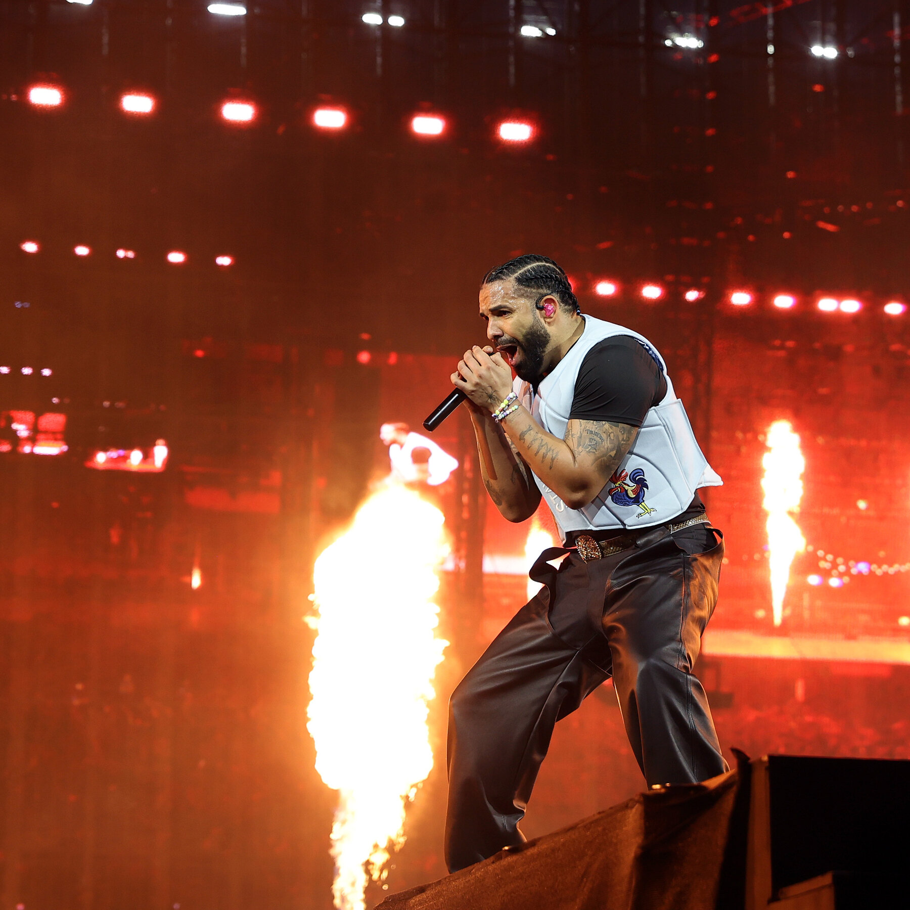 An Explosion Rattles a Toronto Neighborhood. A Drake Video Was to Blame.