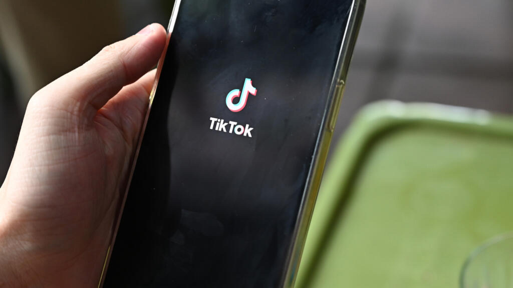 TikTok to comply with 'upsetting' Australian under-16 ban