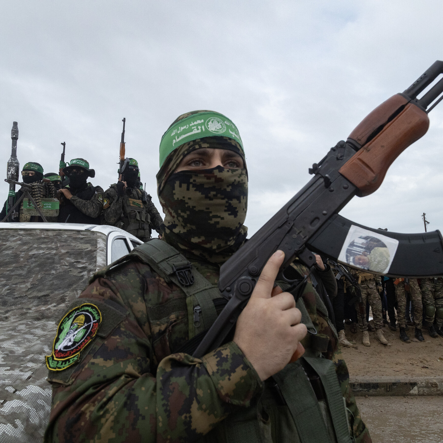 Hamas Officials Say Group Is Ready to Hand Over Some Weapons
