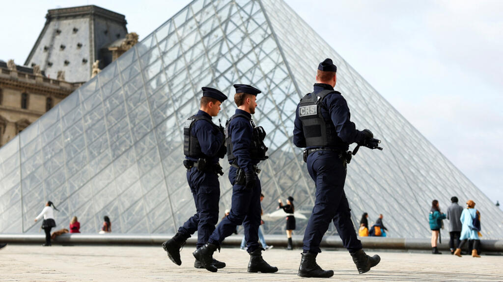 Louvre heist suspect remanded as police detain full four-man gang