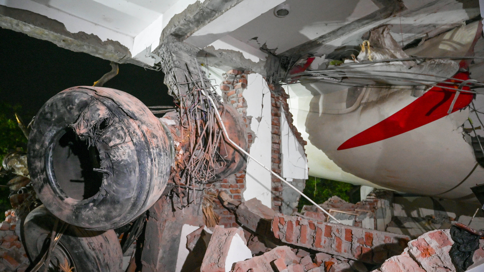 NIA team, central agency officials visit Ahmedabad plane crash site