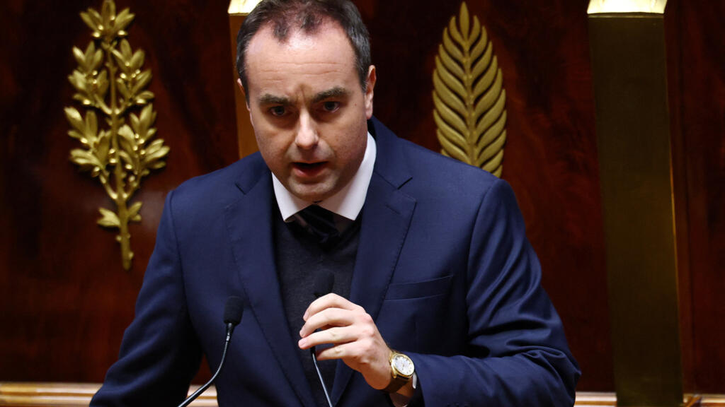 French Prime Minister faces dual no-confidence votes over budget