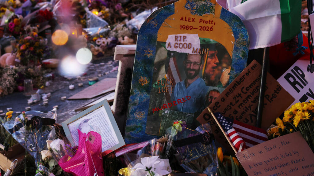 US agents involved in fatal shooting of Alex Pretti in Minneapolis placed on leave