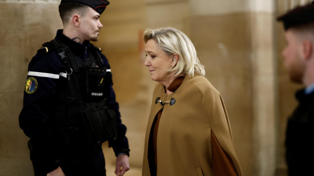 French prosecutors seek 5-year ban from office for far-right leader Marine Le Pen in appeal trial