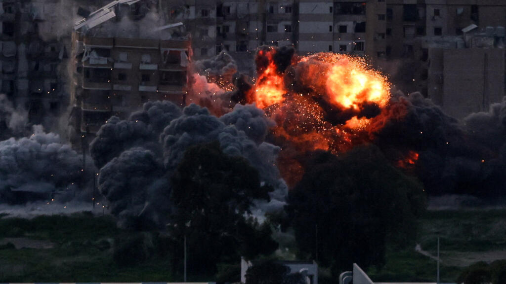 Israel carries on targeting Hezbollah strongholds, causing heavy displacement