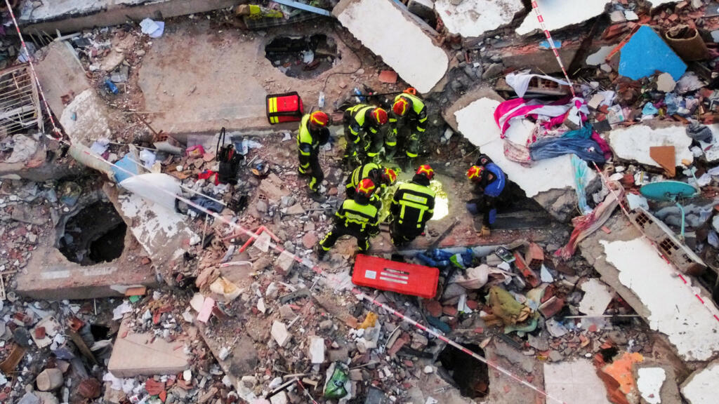 A week after the earthquakes, Venezuela still searches for its thousands missing