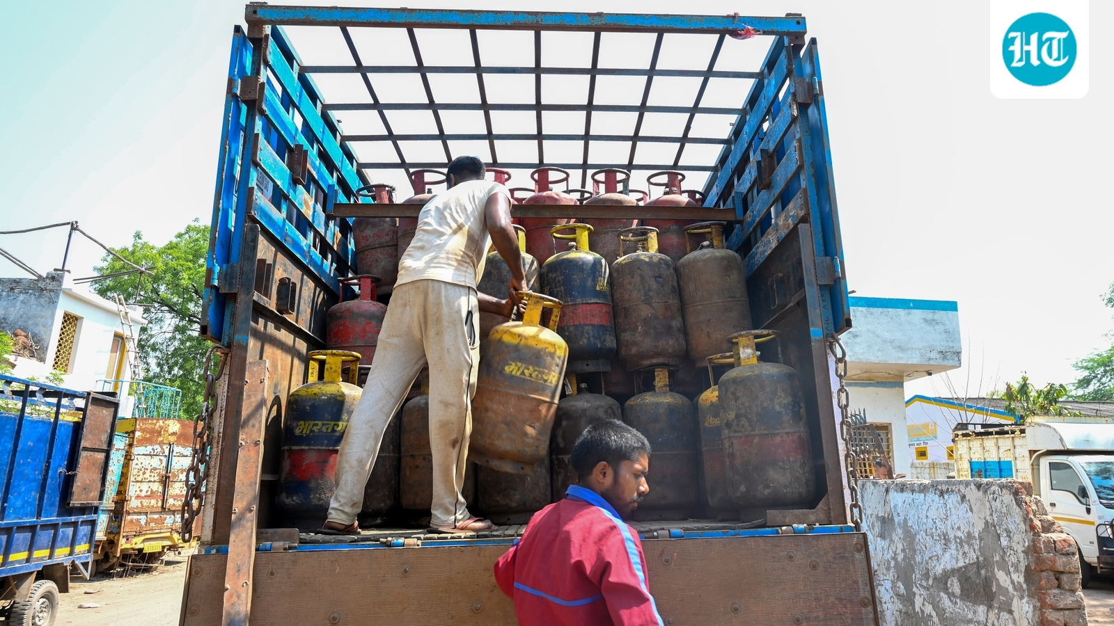 Commercial LPG price hiked by nearly  ₹1,000 in setback for migrant workers, restaurants