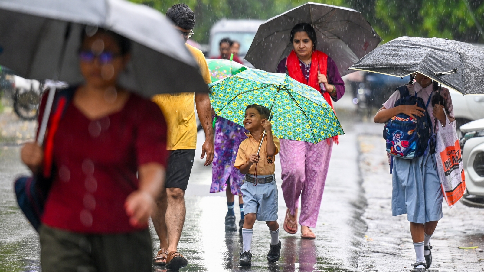 Weather today LIVE: Heavy rain alert in Mumbai; Delhi likely to see light showers over the weekend as monsoon gains pace