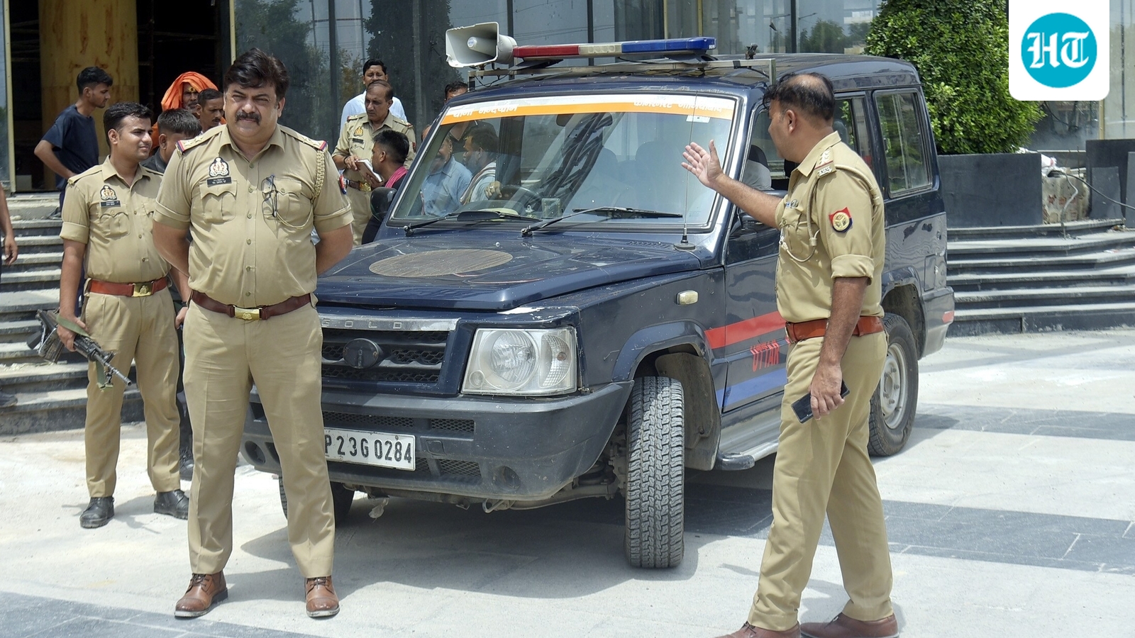 UP: Woman arrested for posing as IAS officer to marry, husband alleges  ₹40 lakh extortion attempt