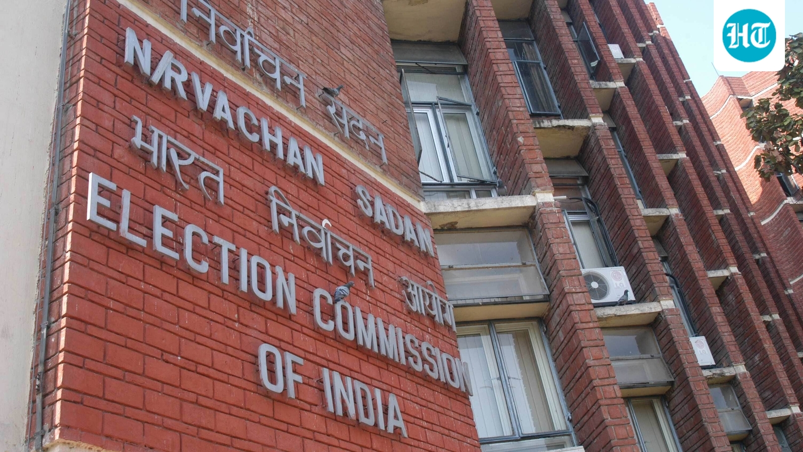 EC shuffles senior Bengal officials, including Chief Secretary, hours after announcing poll schedule