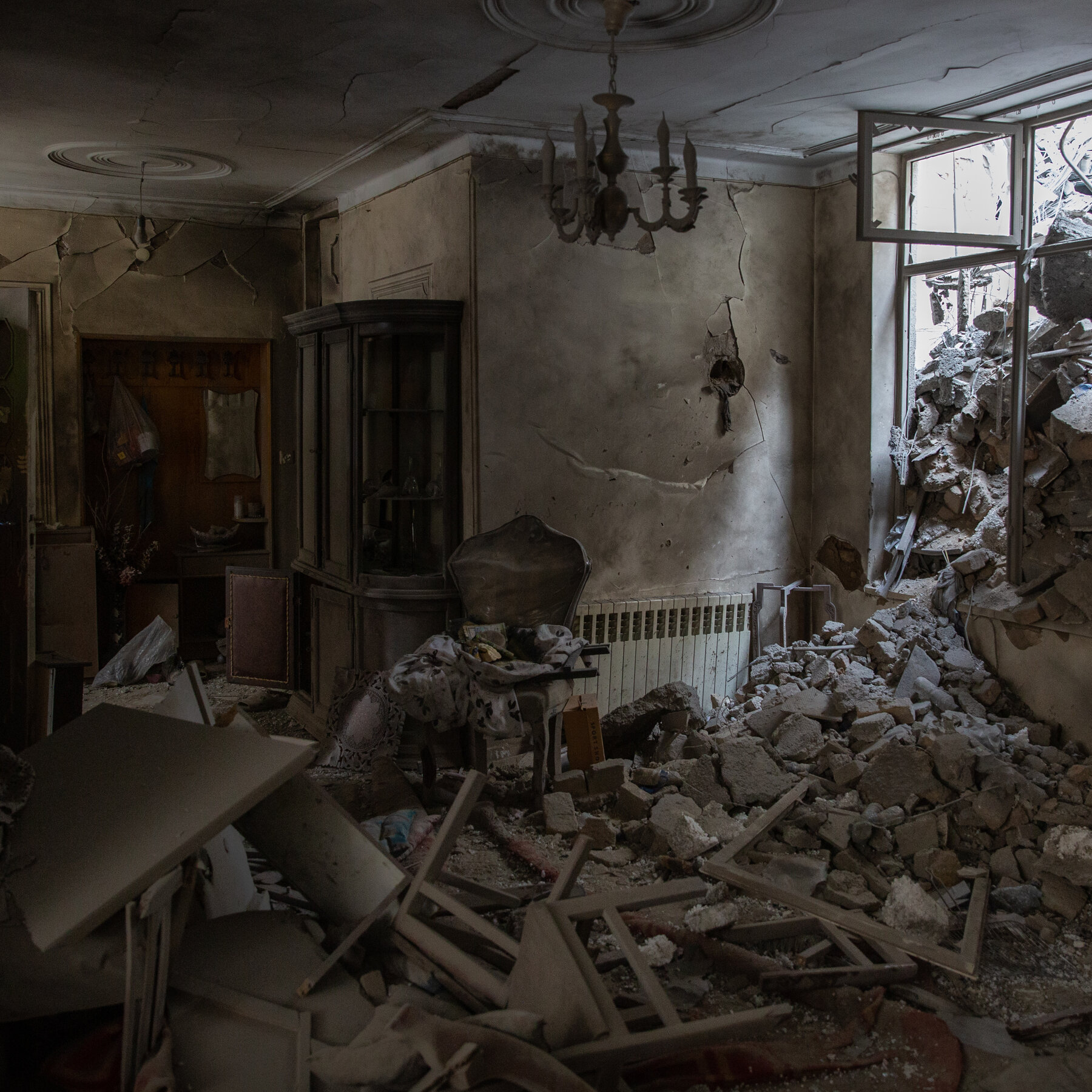 Silicon Valley’s Big Bets on War Pay Off, and the Trump Family Business Looks to Transylvania