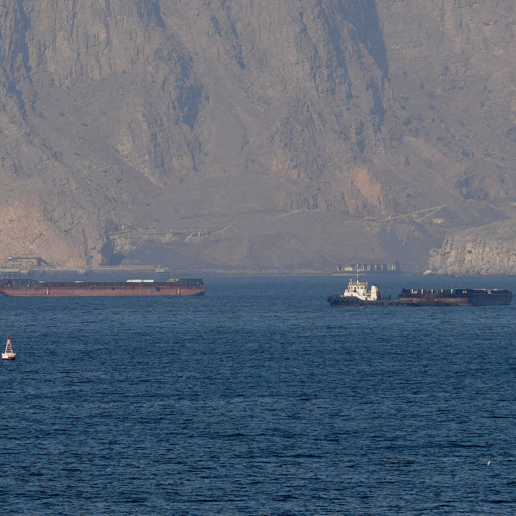 Iran and Oman in Talks Over Strait of Hormuz Ship Payment System