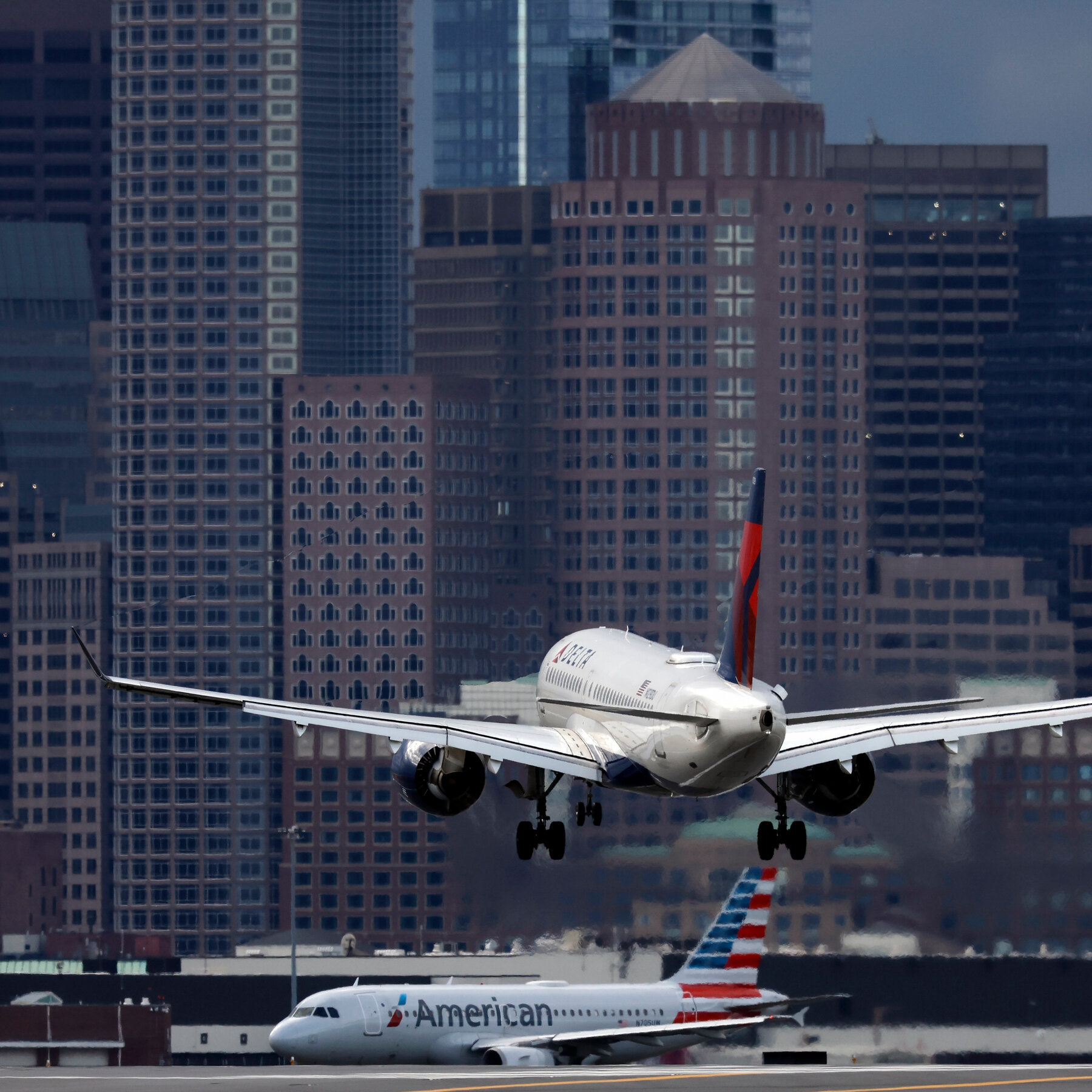 F.A.A. Investigates Near Miss Between Planes at Boston’s Logan Airport