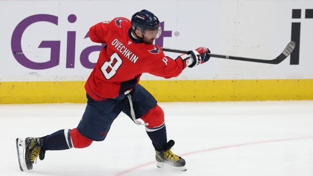Ovechkin ties Gretzky's once-unthinkable NHL career goals record with No. 894