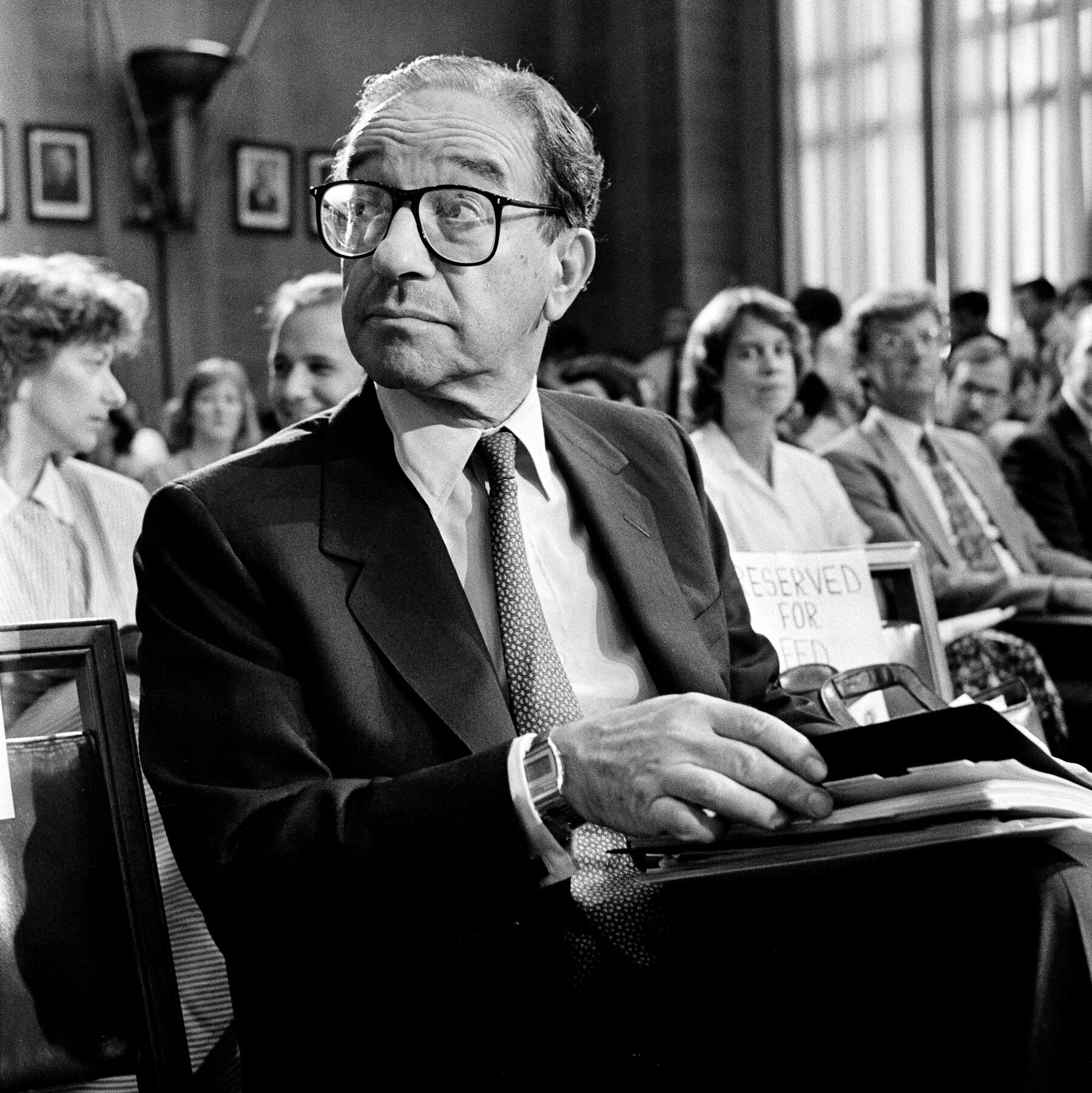 Warsh Looks to Greenspan in Designing Approach to Fed Chairmanship