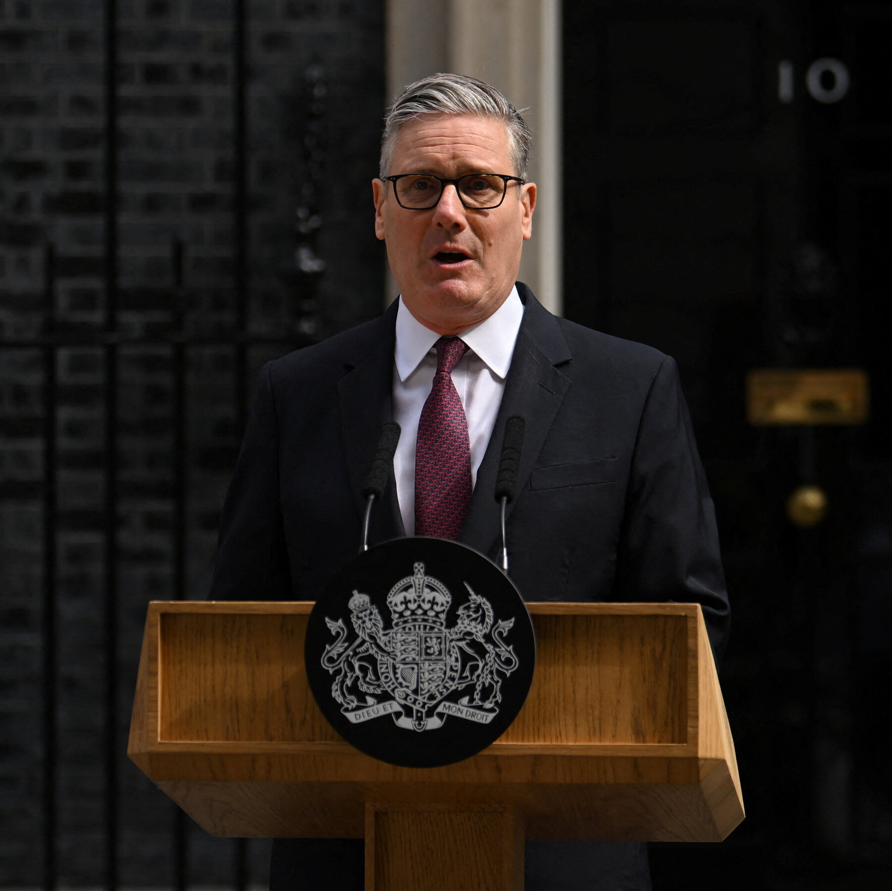 U.K. Live Updates: Starmer Announces Resignation as Prime Minister