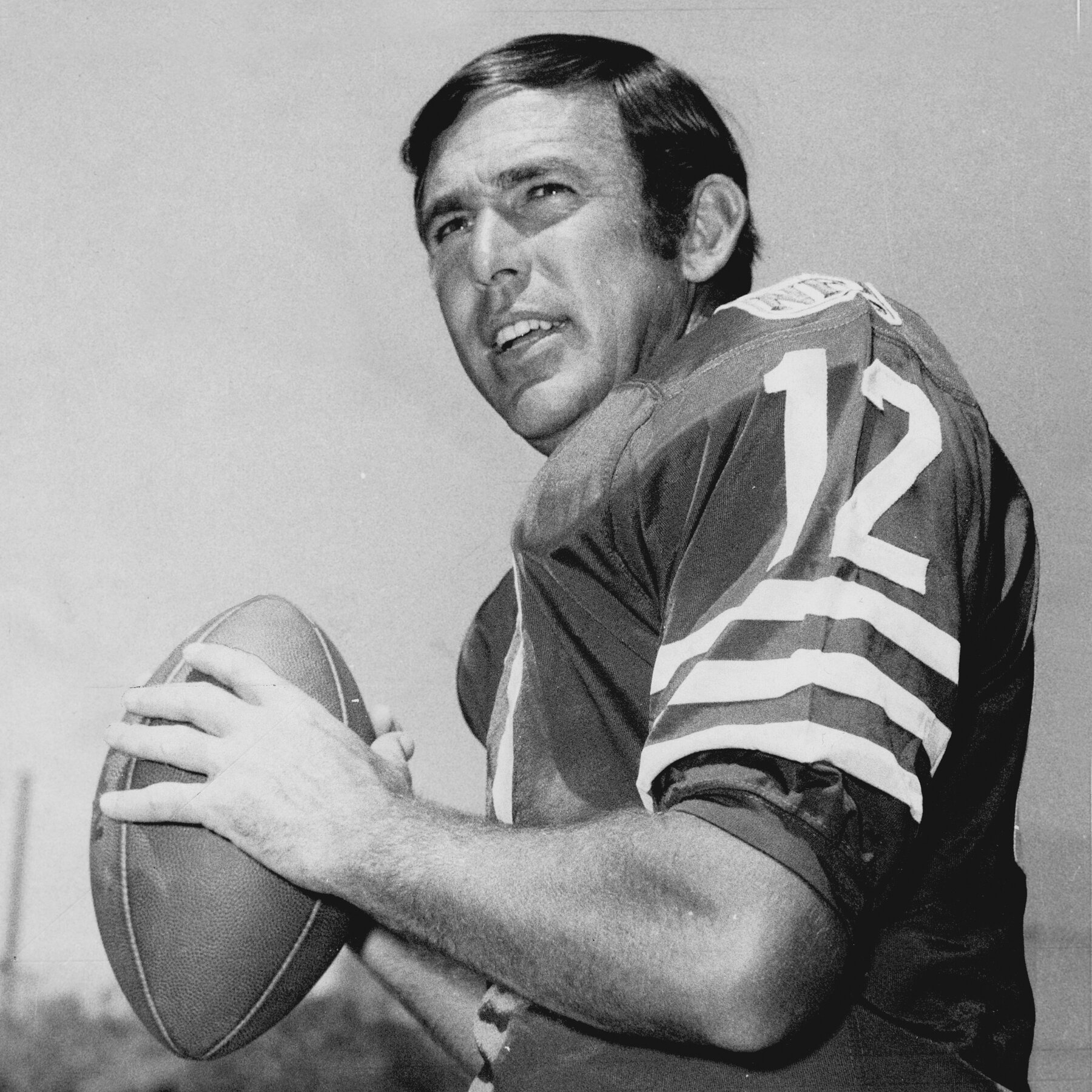 John Brodie, a Star Quarterback for the 49ers, Dies at 90