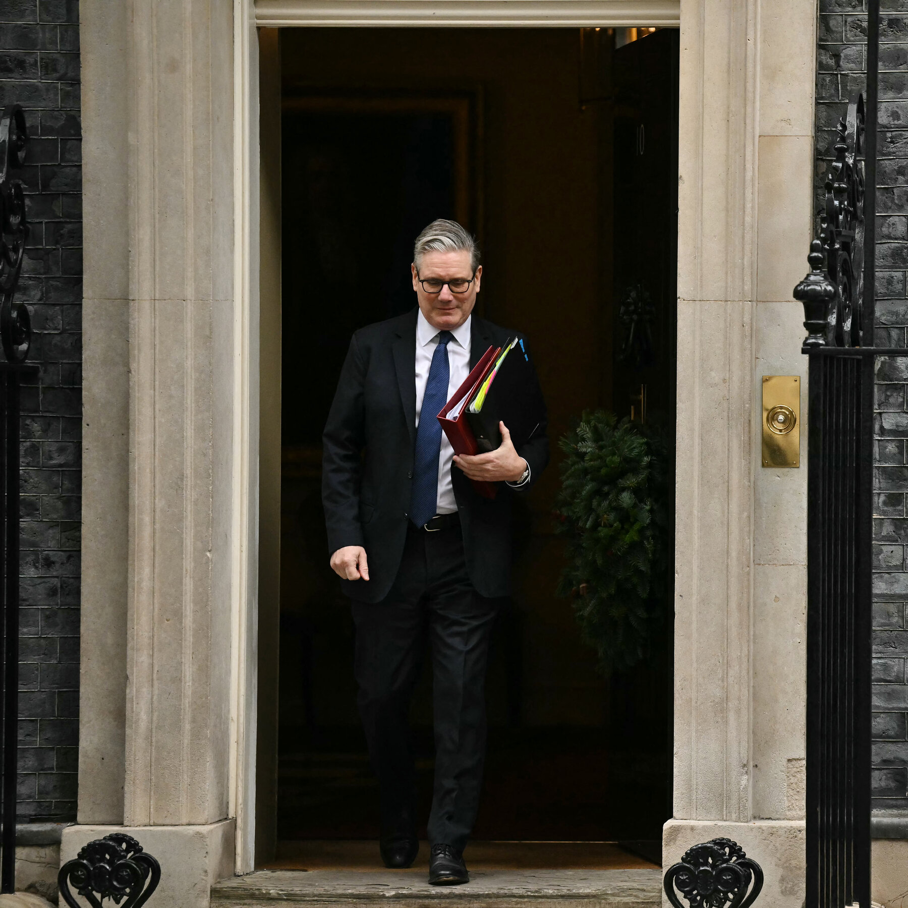 Did Starmer Impose a Curfew in the U.K.? No, It’s a Fake TikTok Video.