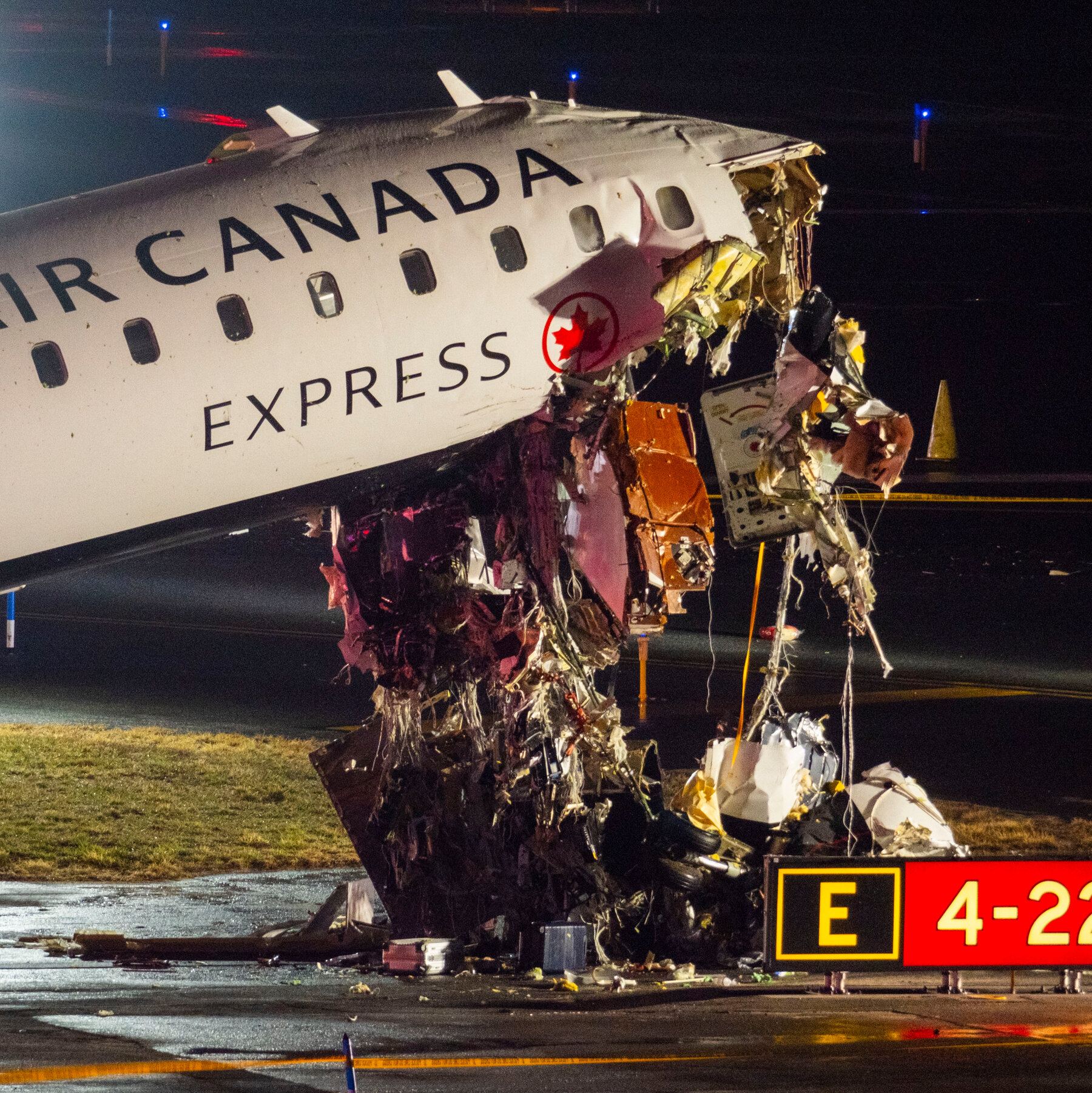 Air Canada Pilots Killed in LaGuardia Crash Were Early in Flying Careers