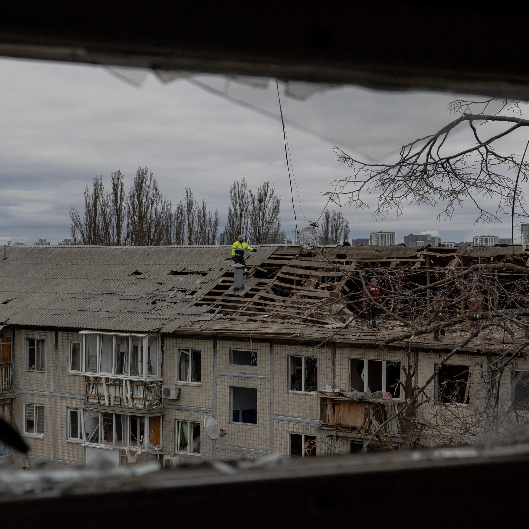 Russia Bombards Ukraine Hours After Zelensky Calls Peace Plan ‘Quite Solid’