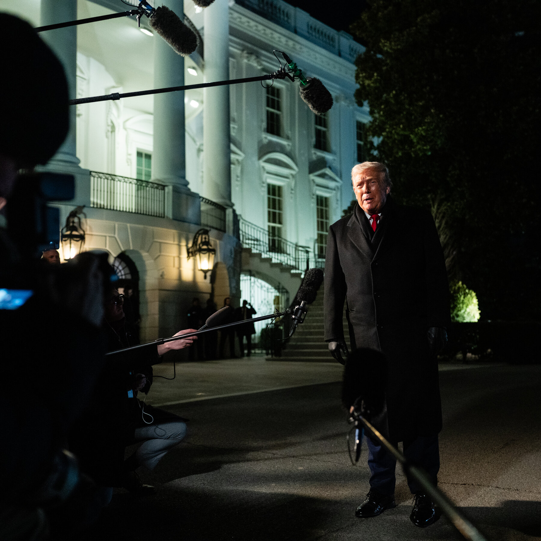 As Trump Focuses Abroad, G.O.P. Toils to Hone Election Message