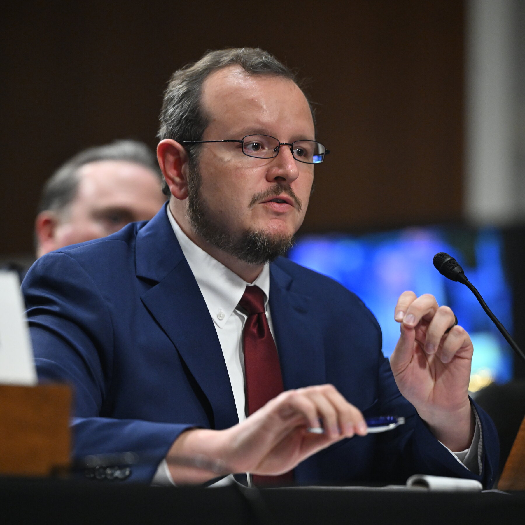 ICE Whistle-Blower Says Training Is ‘Broken,’ and OpenAI Faces Questions About Mass Shooter