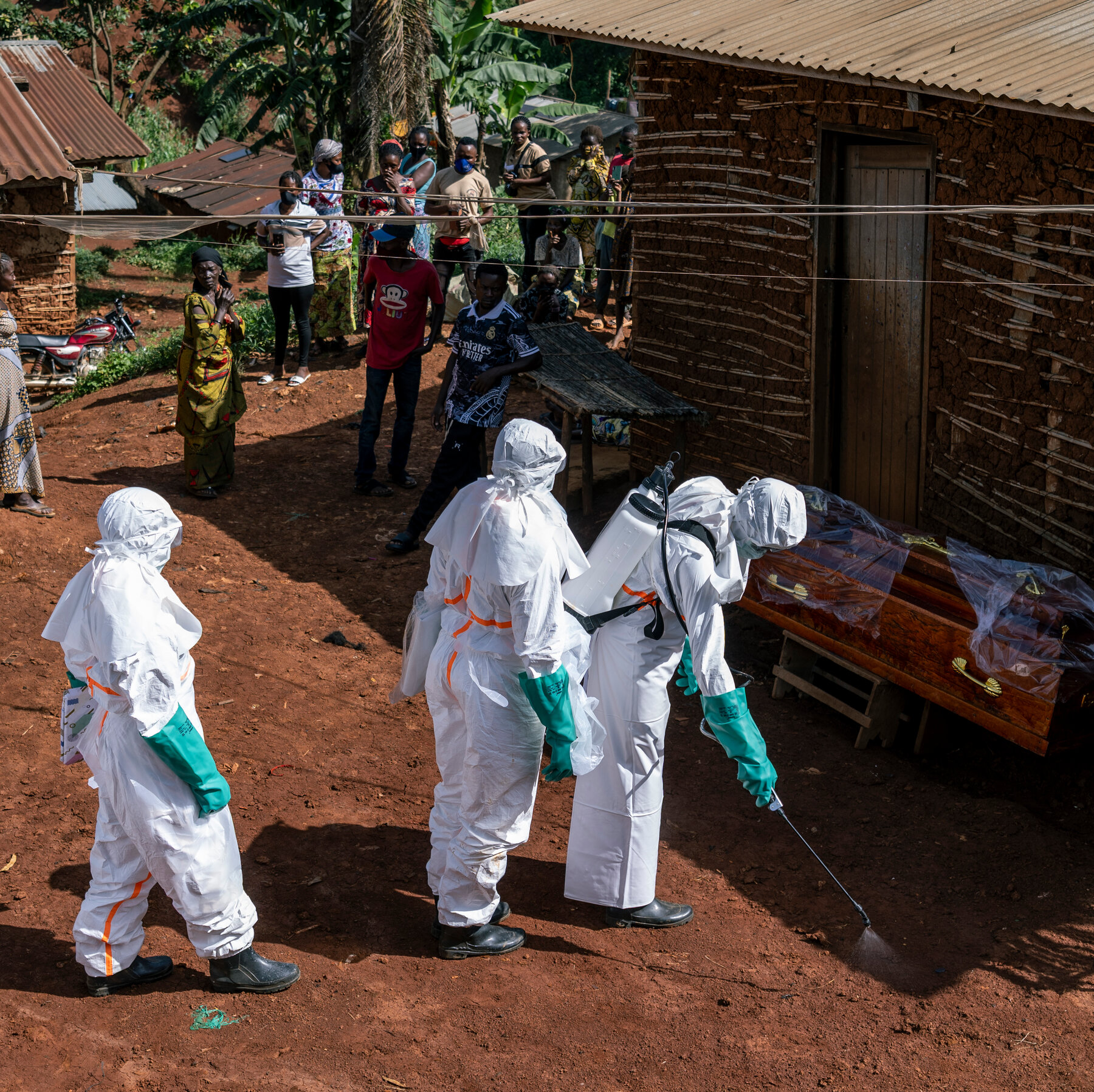 Caught Flat-Footed, a City Races to Catch Up With Ebola