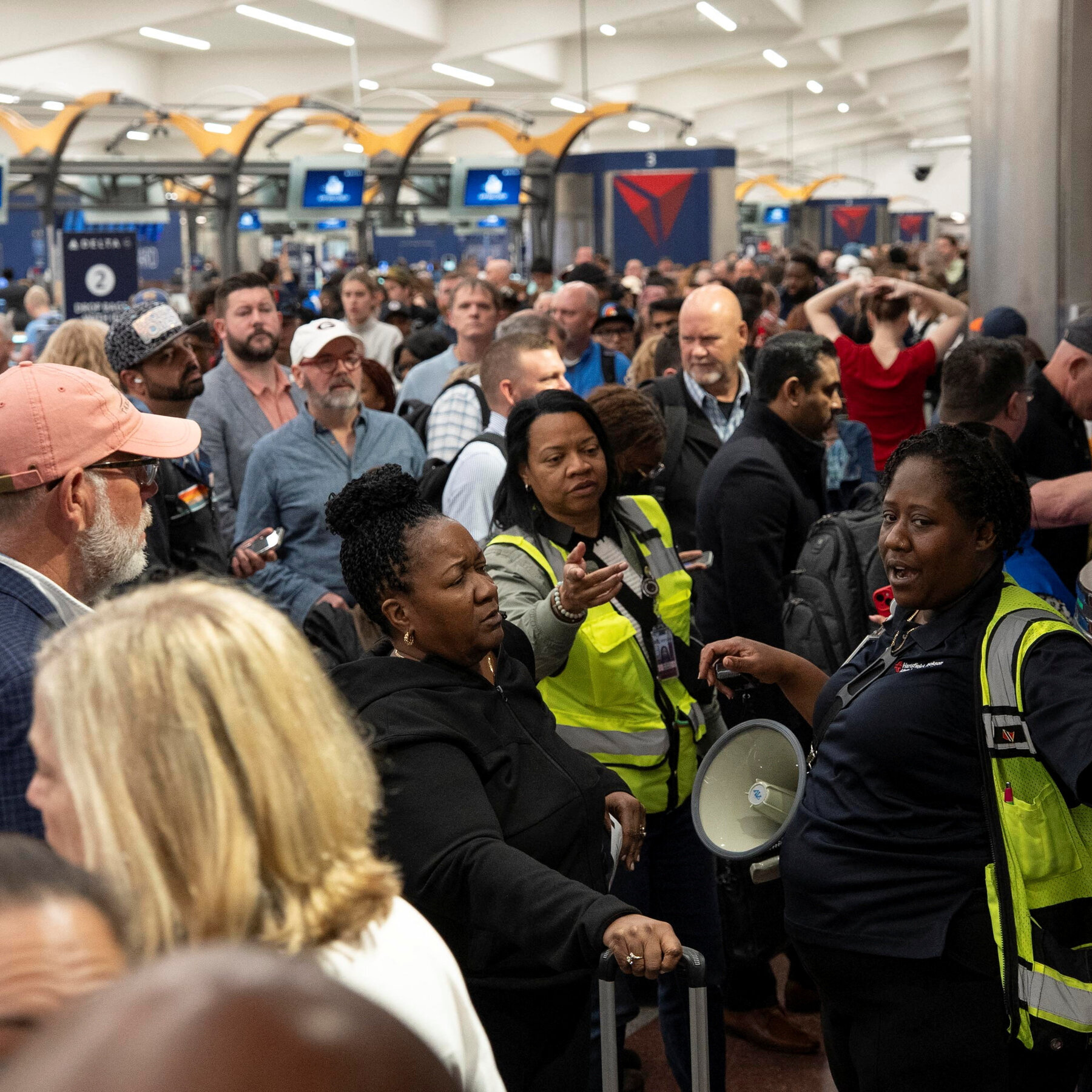 TSA Airport Delays: What It’s Like Waiting in Line for Hours
