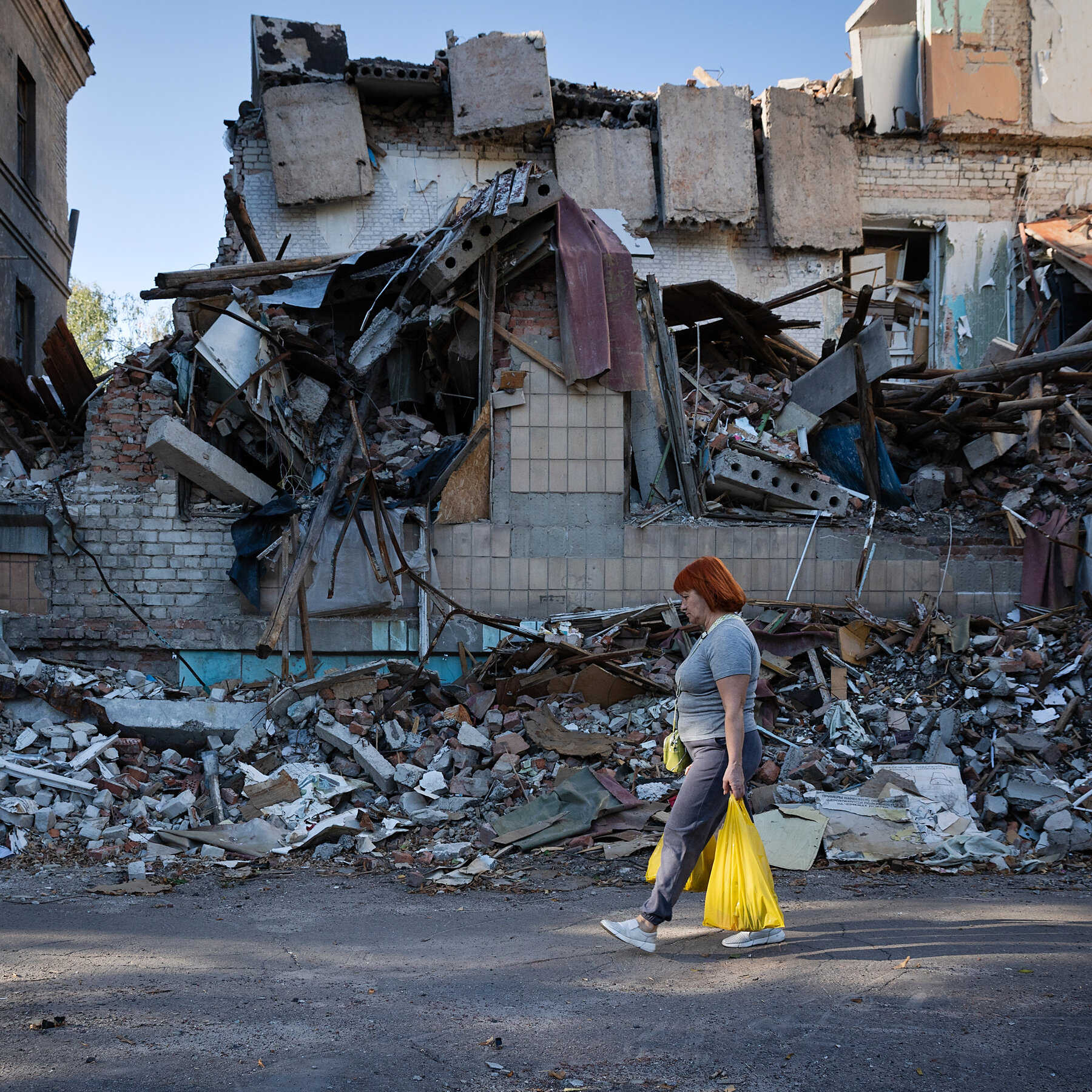 Zelensky Opens Way to Demilitarized Zone in Eastern Ukraine to Reach Peace