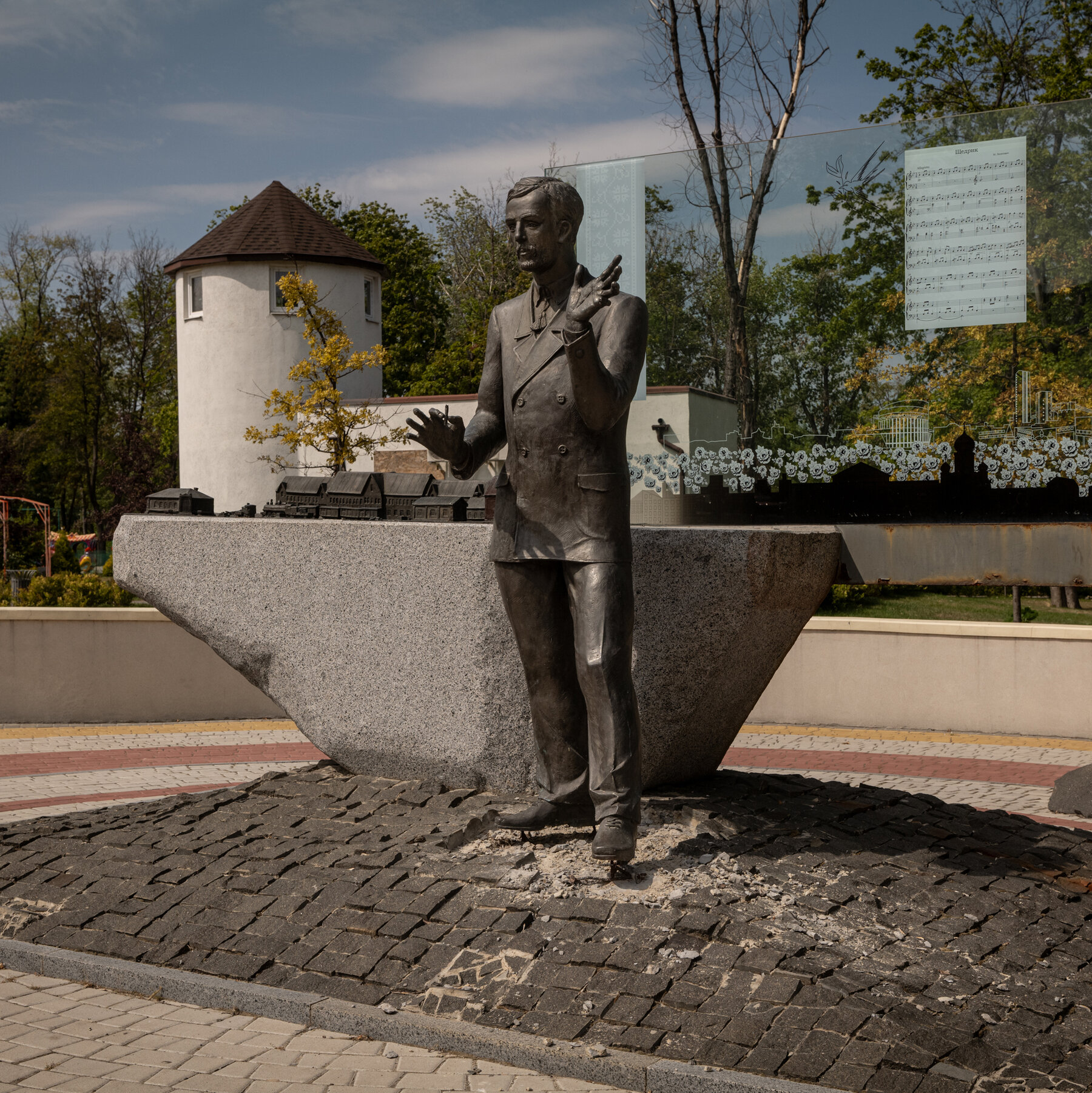 ‘Carol of the Bells’ Once Filled the Air Here. Now It’s Only Bombs.