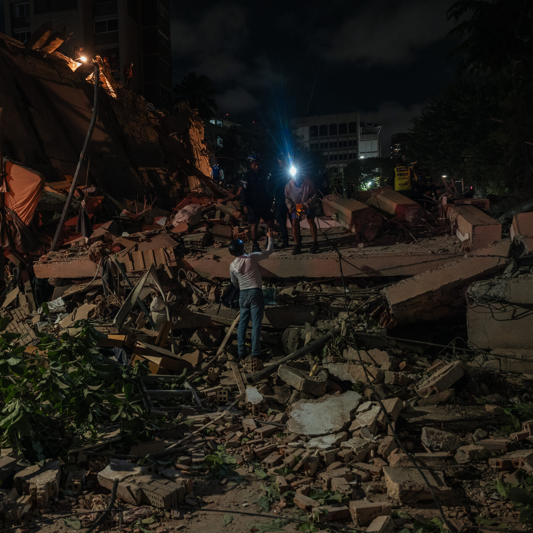 Two Earthquakes Hit Venezuela: What to Know About Death Toll, Damage and Rescue Response
