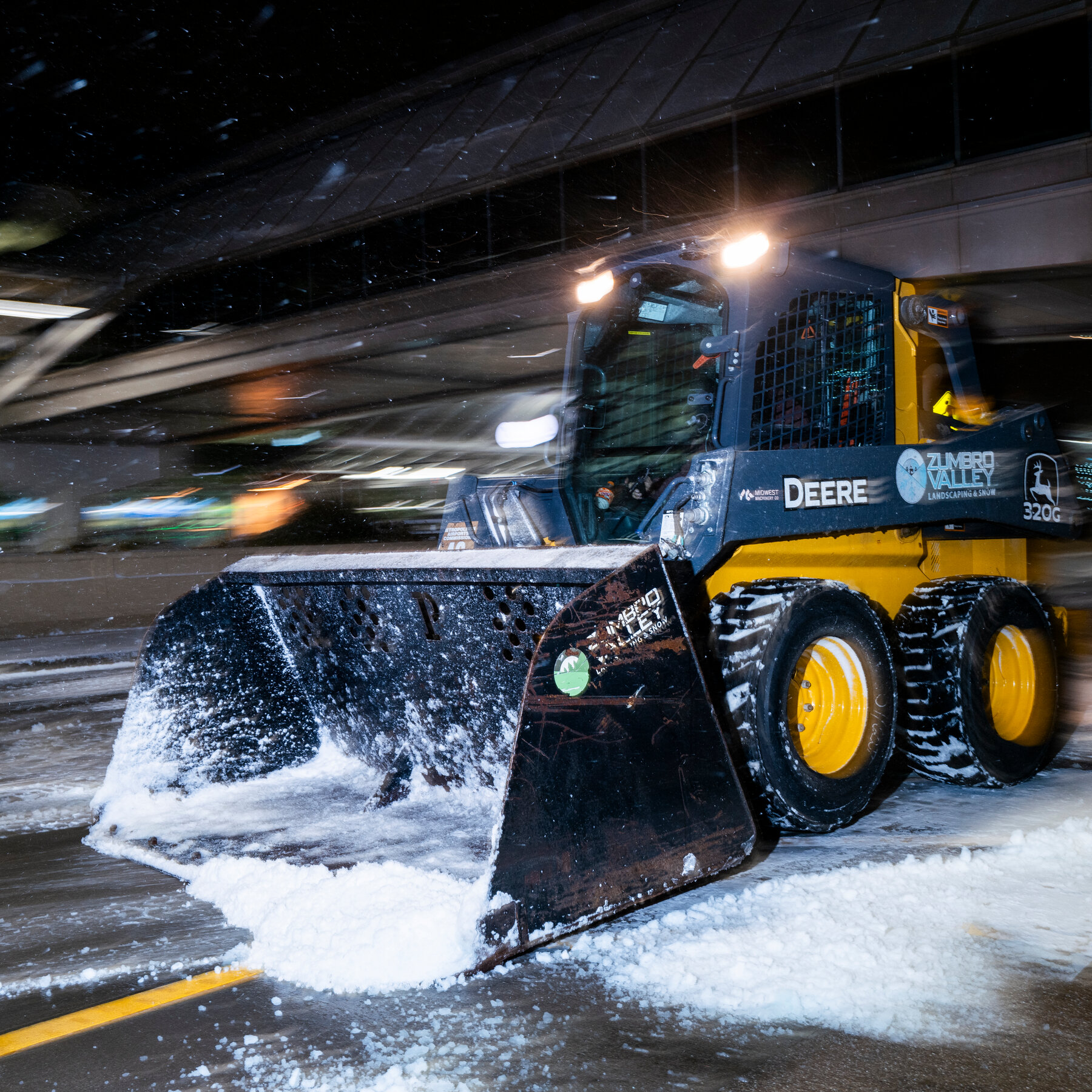 Thanksgiving Storm: Blizzard Warnings Across Upper Midwest Warn of Heavy Snow