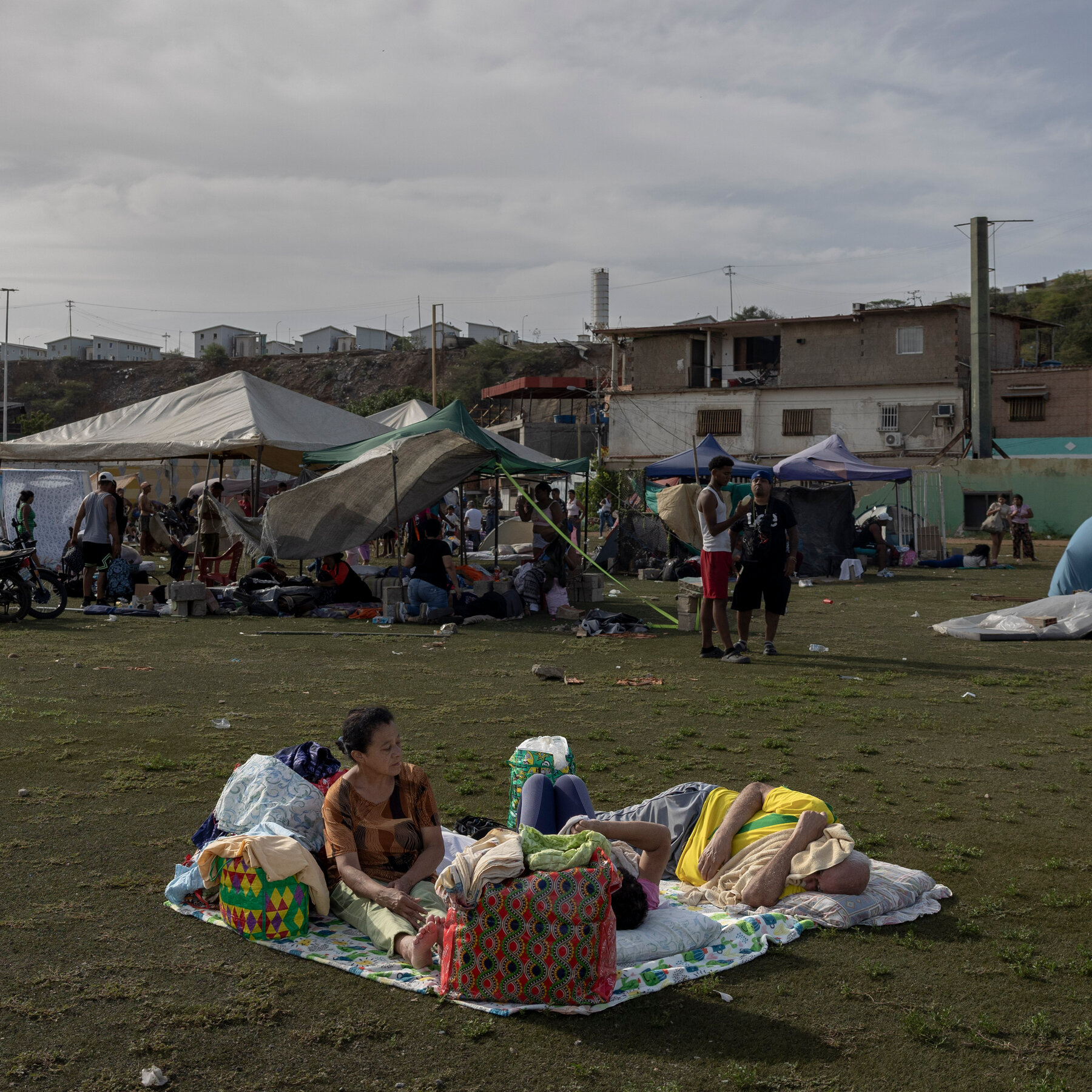 Venezuelans Displaced by Quakes Sleep in Streets, Plazas and Cars