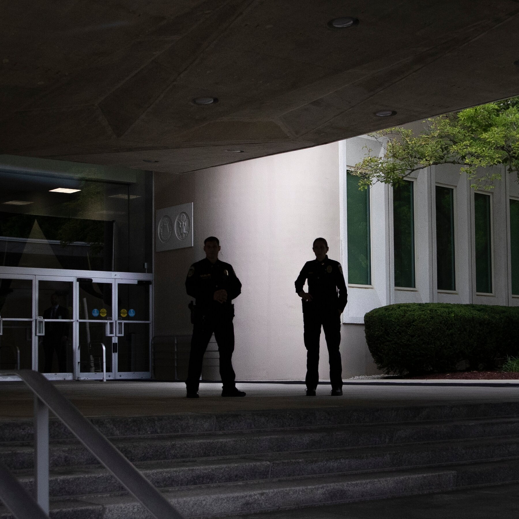 F.B.I. Arrests C.I.A. Official With $40 Million in Gold Bars in His Home