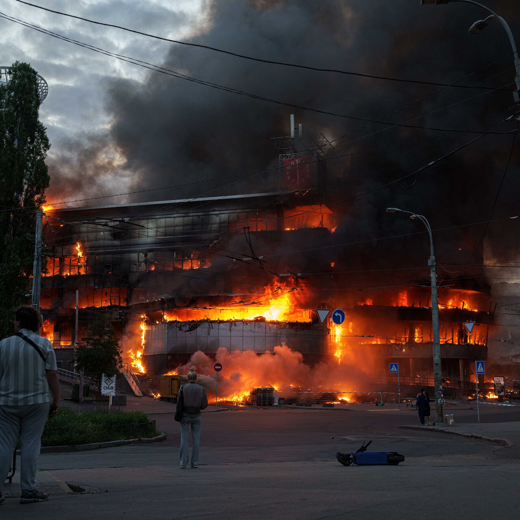 Could Russia Hit Harder? It at Least Wants Ukraine to Think So.