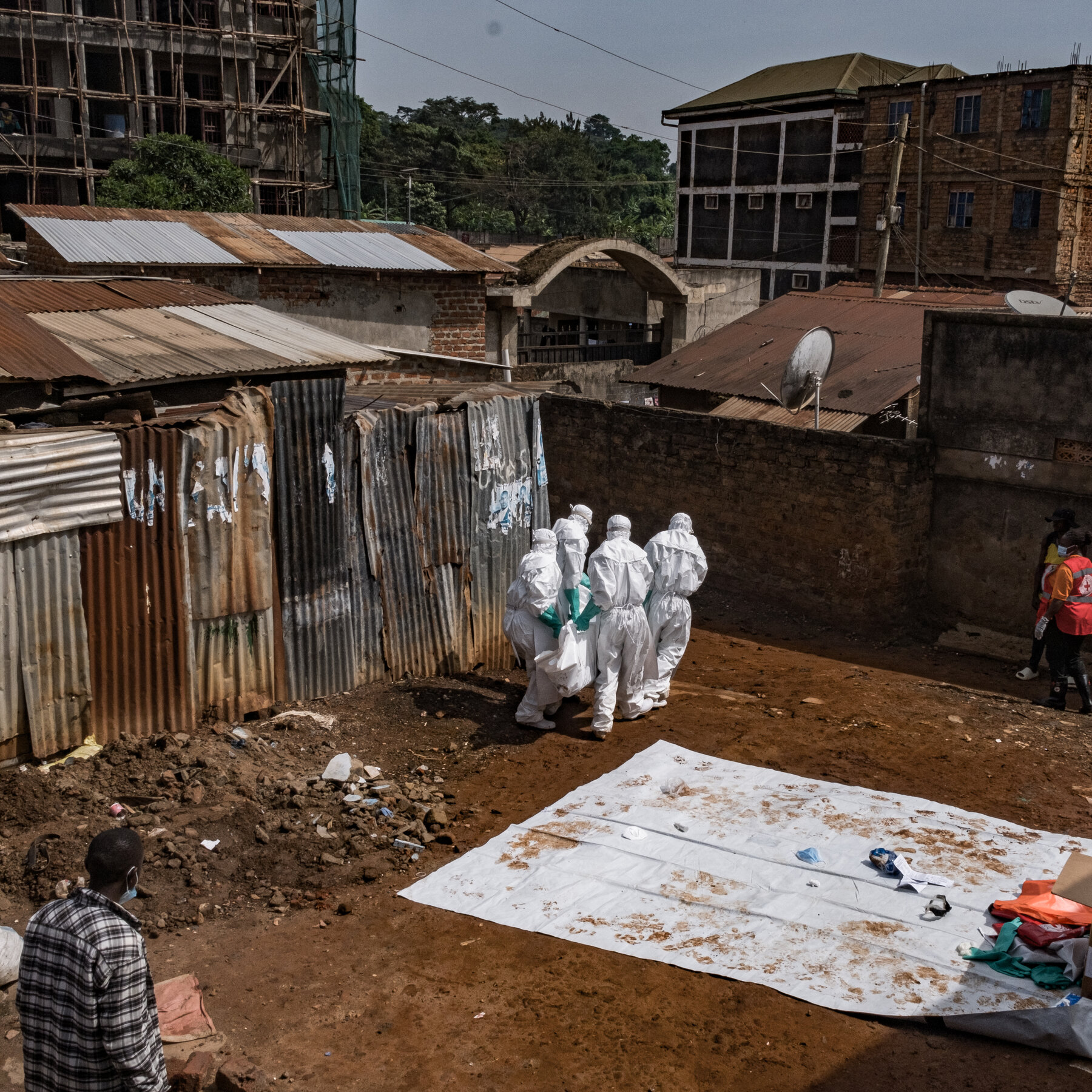 Uganda Closes Border With Congo as Ebola Fears Rise