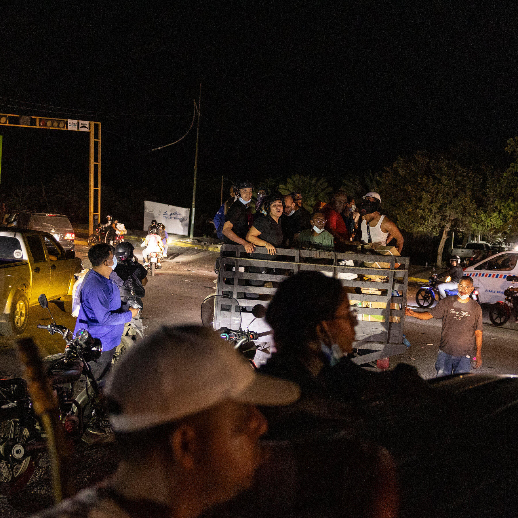 A Rush of Volunteers in Venezuela Has Slowed Rescue Efforts
