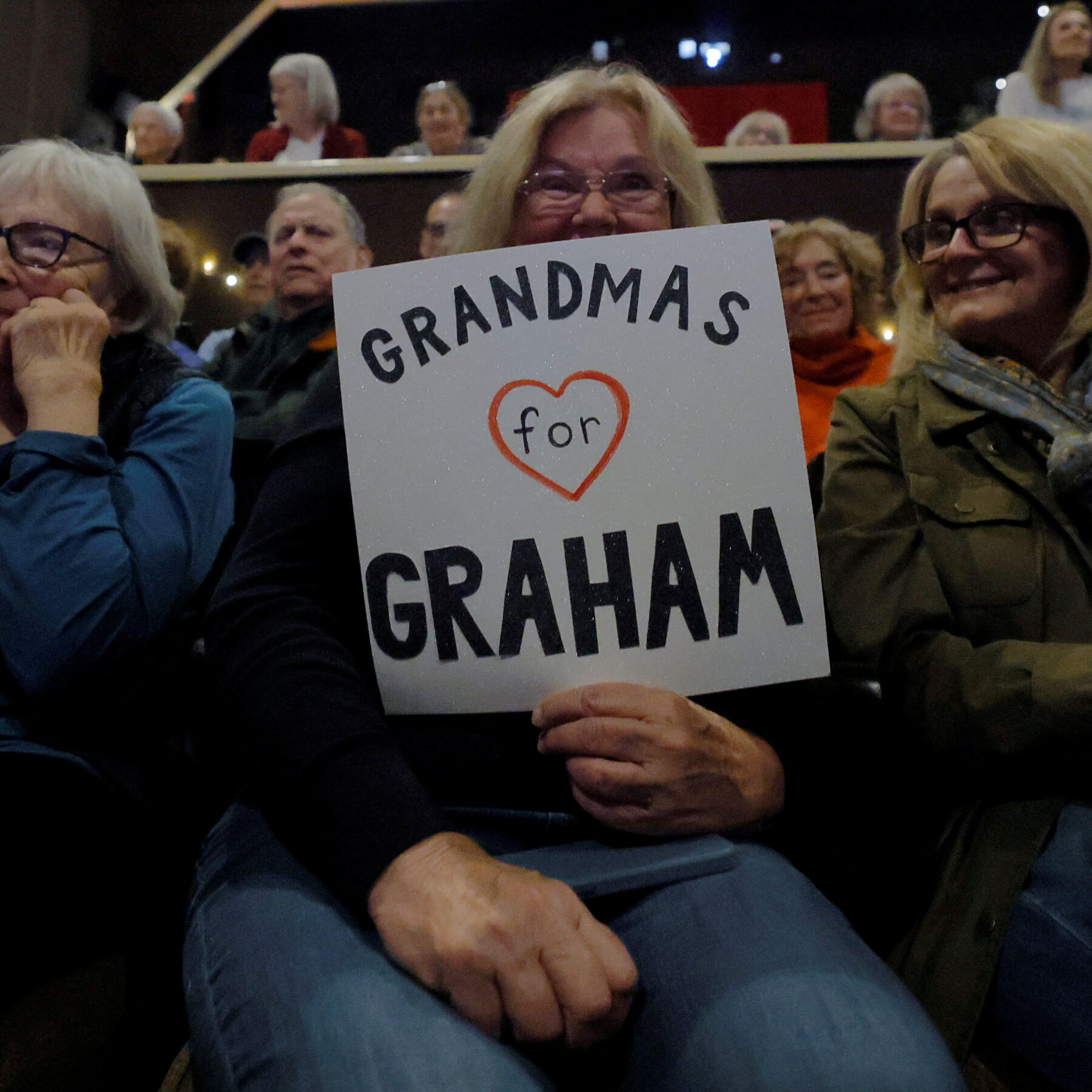 In Maine, Many Older Women Prefer the Younger Man for Senate