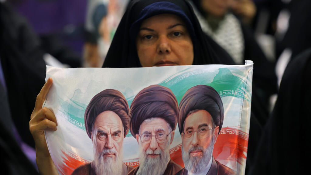 Middle East Live:  Dozens protest peace deal outside Iran foreign ministry