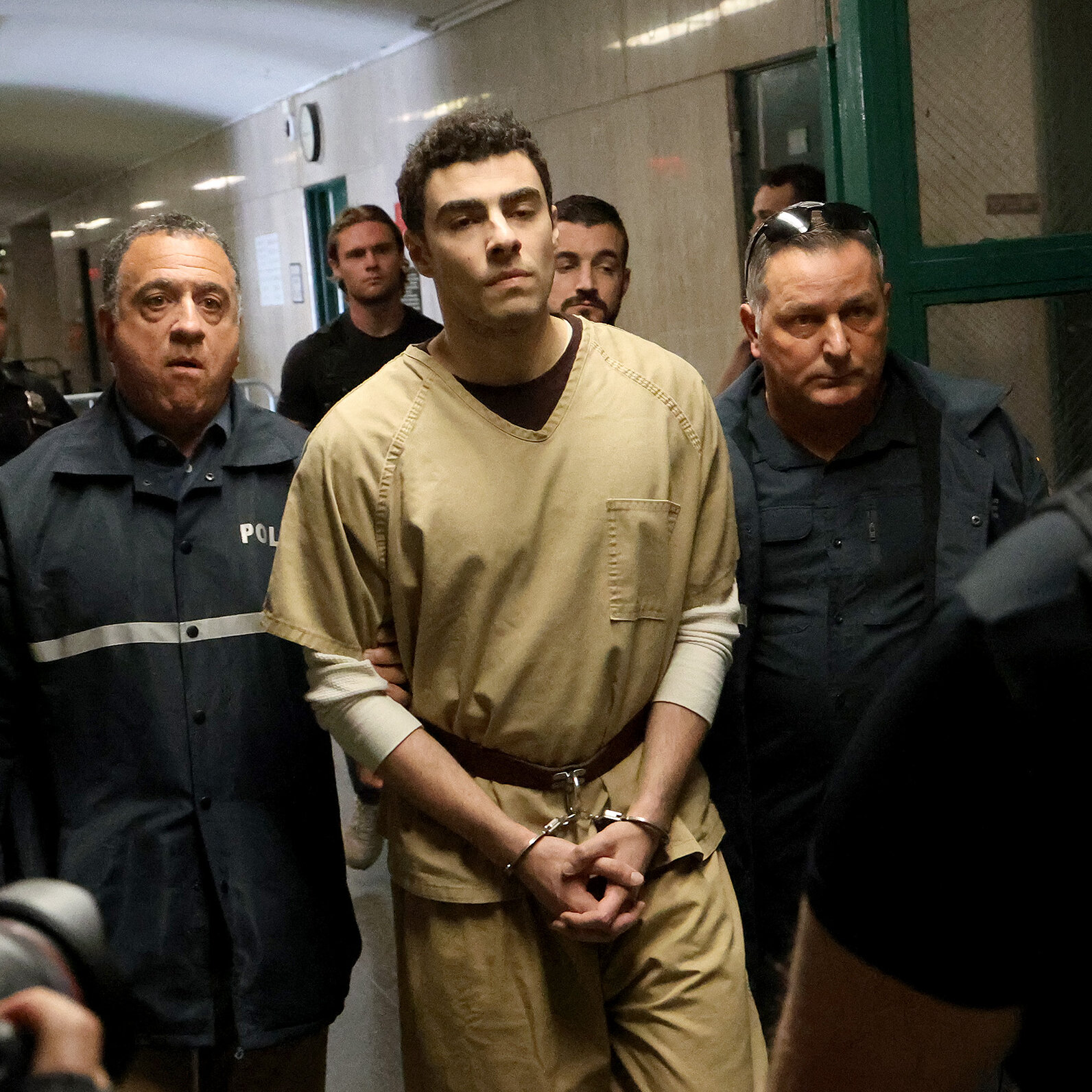 Man With Pizza Cutter Is Said to Have Tried to Break Mangione Out of Jail
