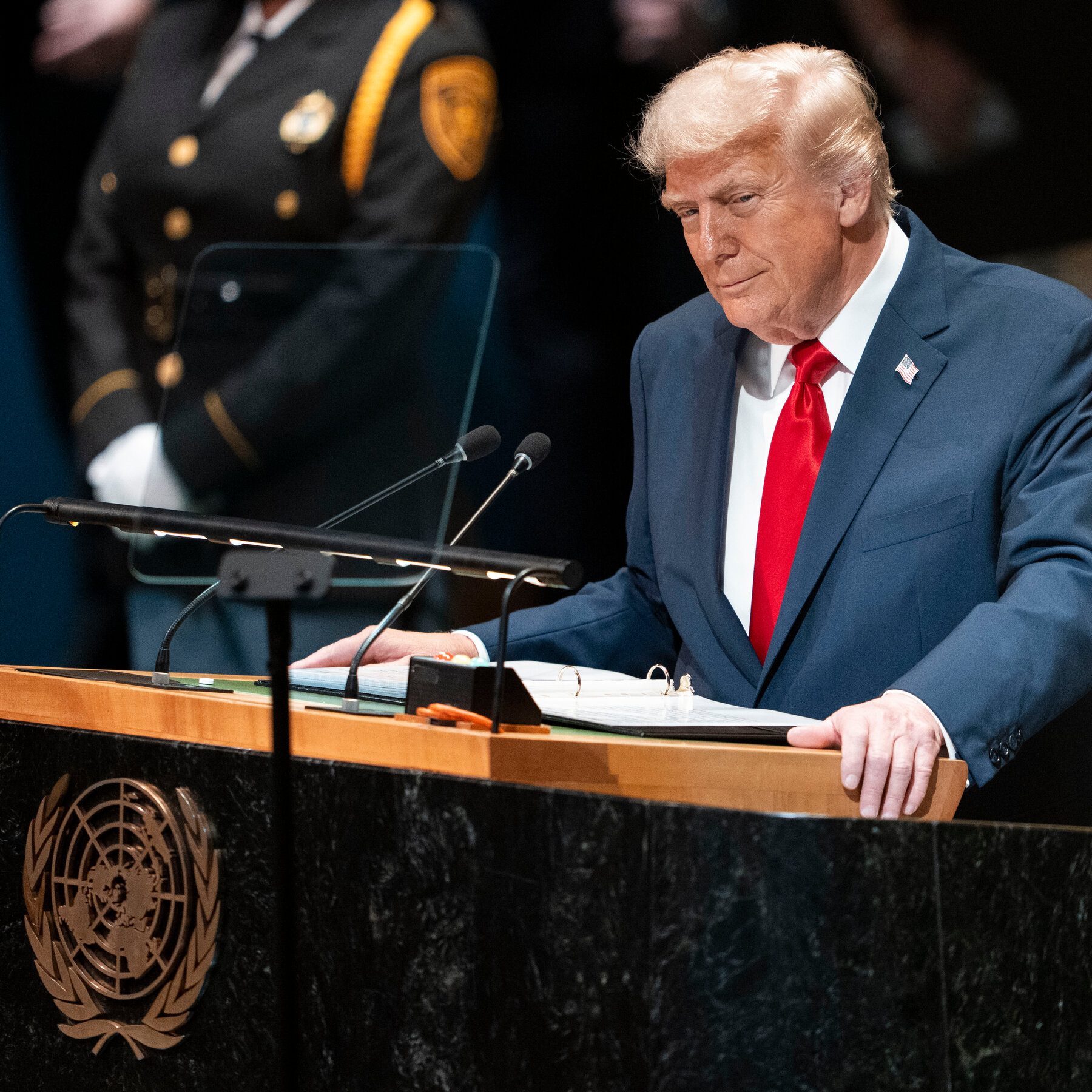 U.S. Deports Planeload of Iranians After Deal With Tehran, Officials Say