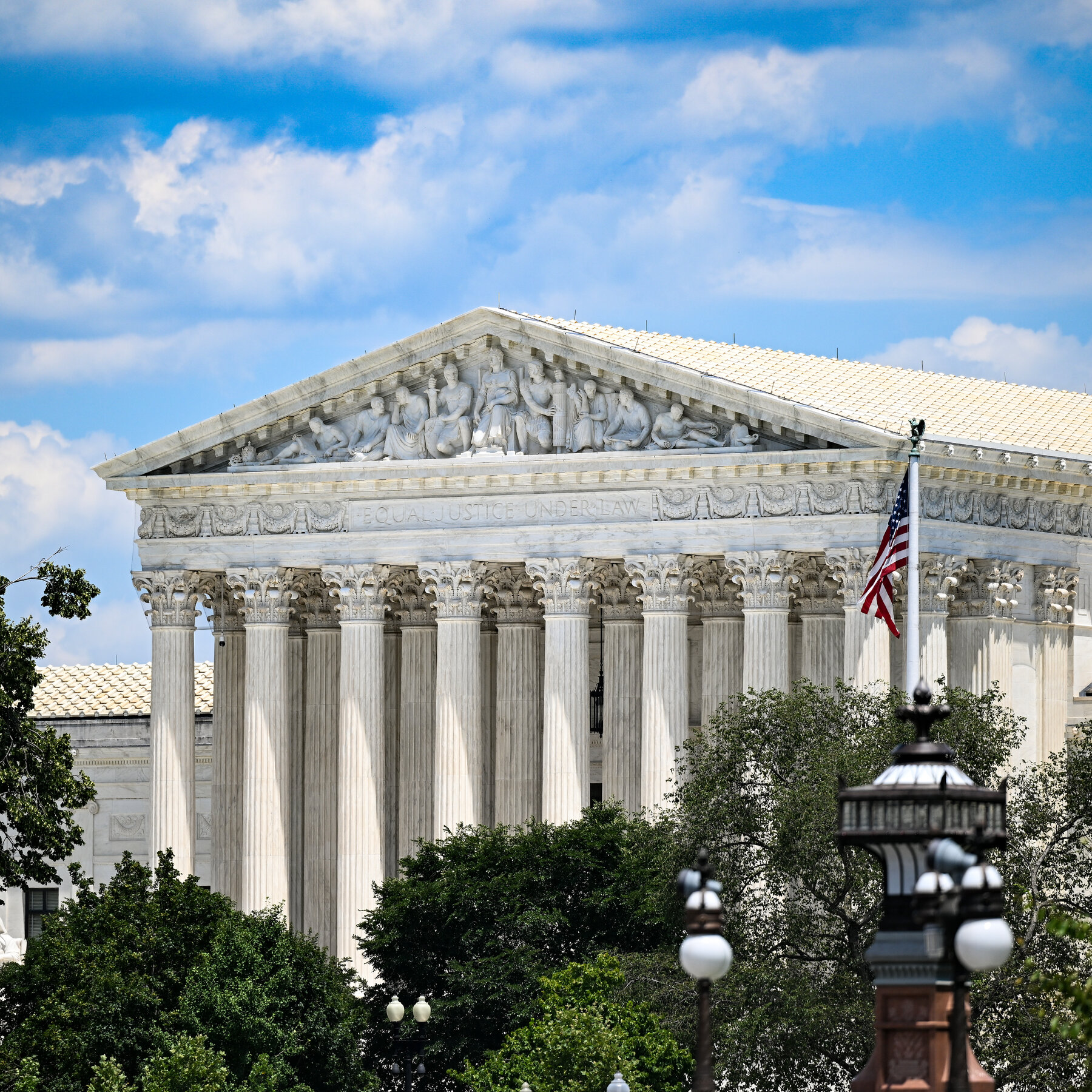 Supreme Court Expands Trump’s Power, and a Dangerous U.S. Heat Wave Spreads